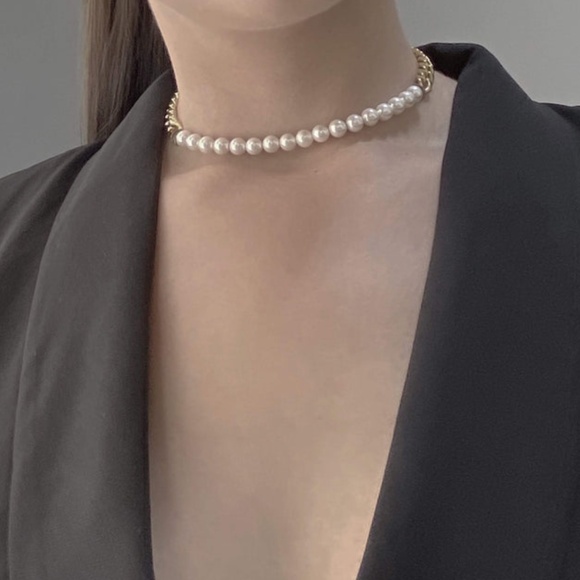 NIB | Rare-Romance Elegant GOLD and White Pearl Necklace Cuban Chain 20" - Picture 3 of 8